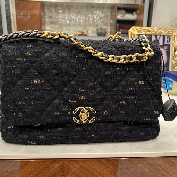Chanel 19 bag - Picture 10 of 10